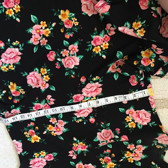 ✨️4/$25✨️ SALE. MYTH floral dress. 1X - Picture 9 of 12